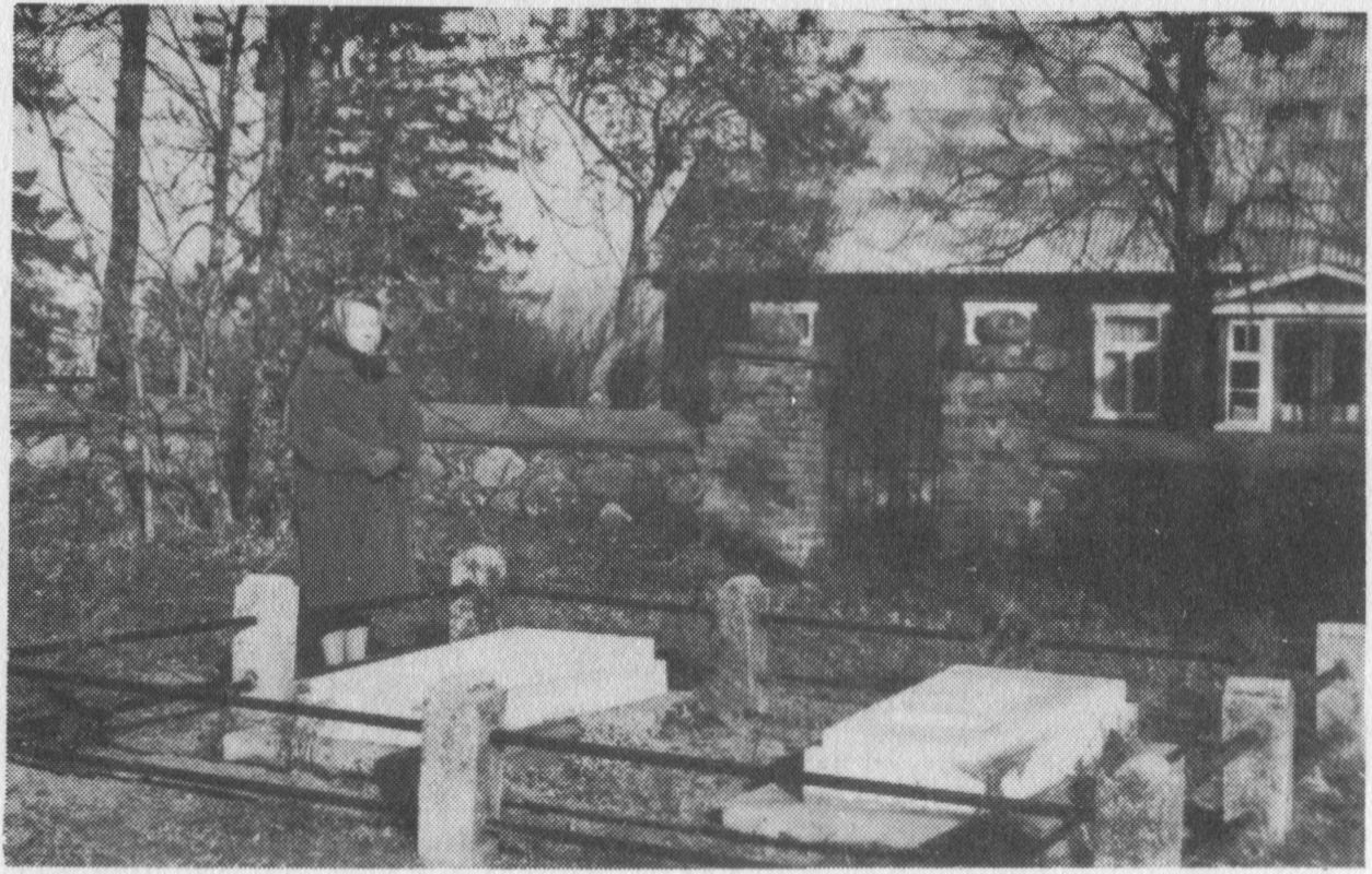 Plechavičių šeimos kapai Ukrinuose 