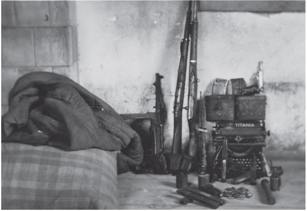 Algimanto apygardos Šarūno rinktinės partizano Liudo Sudeikio-Klajūno ir jo bendražygių bunkeryje sovietų saugumo konfiskuoti ginklai, 1948 m