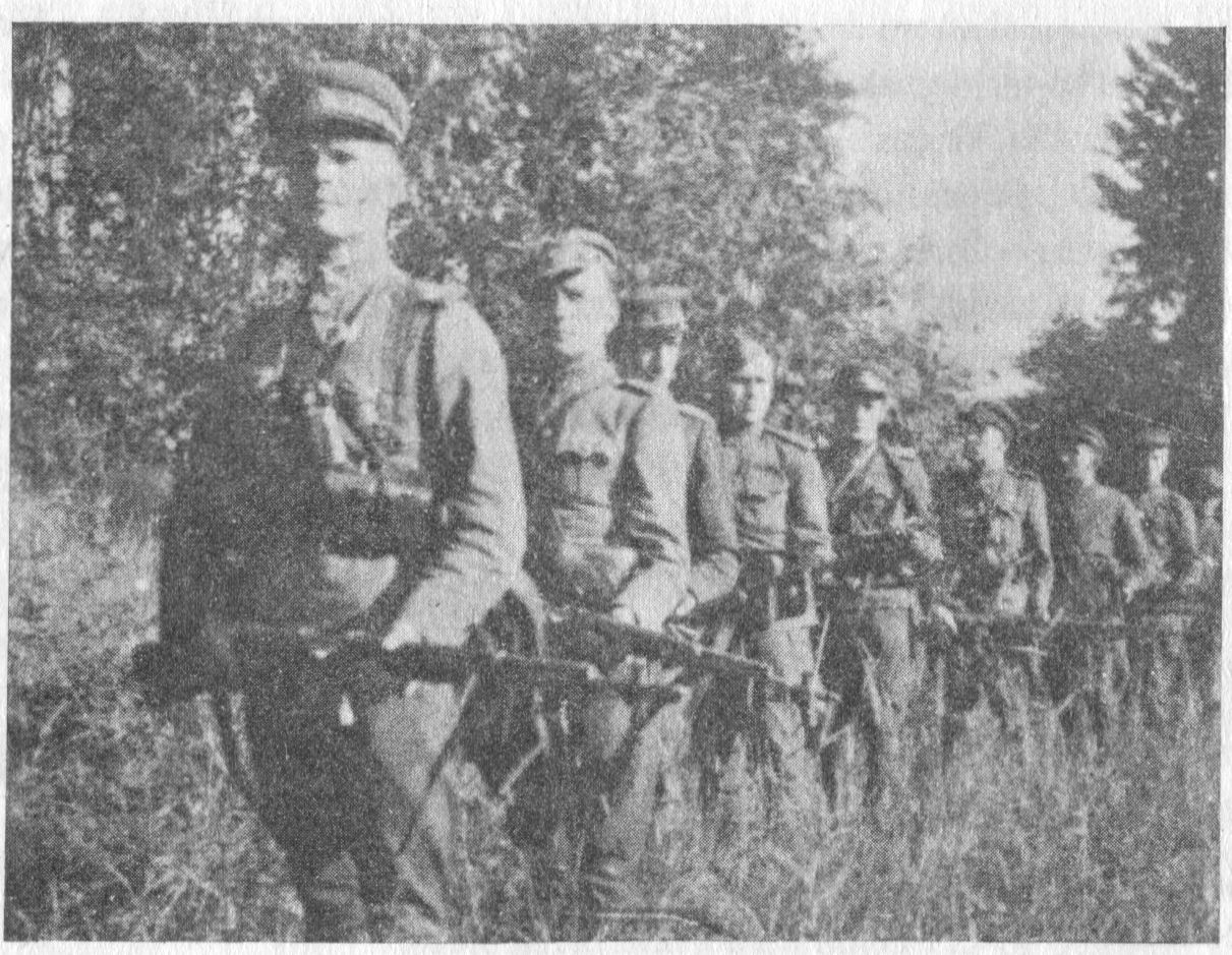 5-osios Lokio rinktinėj partizanai. Ketvirtas iš kairės - Vytautas Dručkus-Šernas