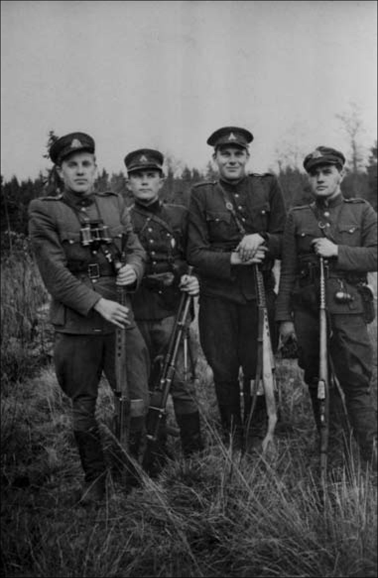 Vladas Mišeikis-Tarzanas, Uranas, (Antanas Kmita?), Jonas Juozaitis (Paliokas)-Martinaitis, Melchioras Putelė, Edmundas Kmita-Evaldas,
