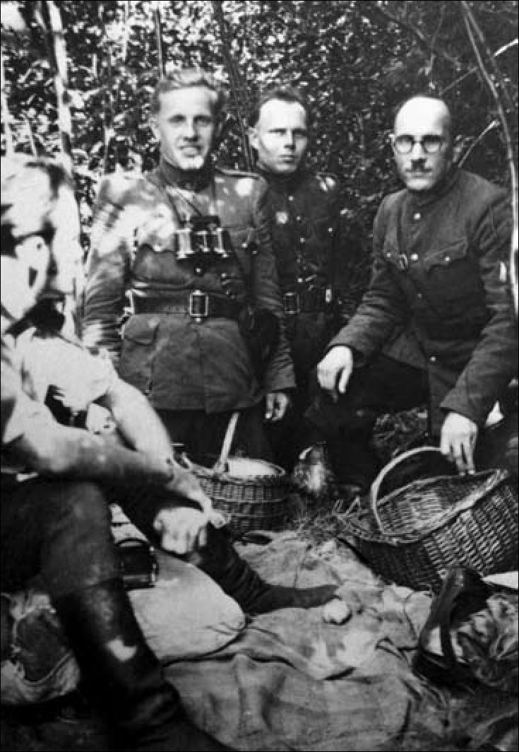 Vladas Mišeikis-Tarzanas, Jonas Juozaitis (Paliokas)-Martinaitis, Melchioras Putelė, Stasys Jarmala-Briedis, Audrūnas,
