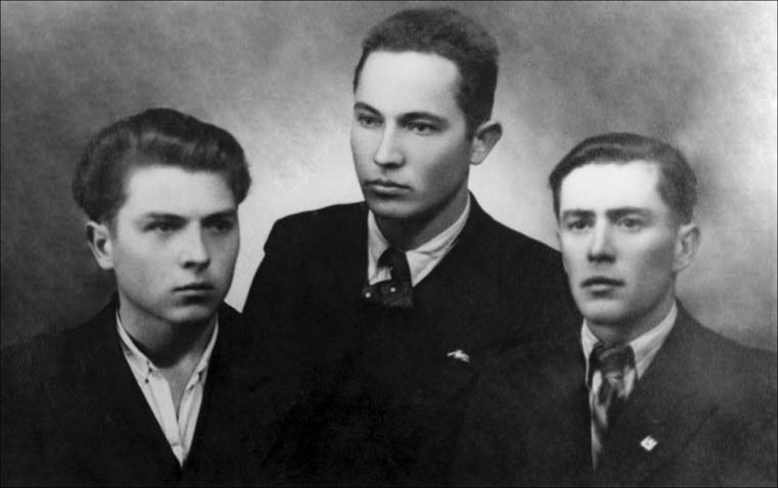 Bronius Vatneckas-Gabriušis, Žaliosios rinktinės partizanas Kazimieras Varneckas (Broniaus brolis), Juozas Joneliūnas, Juozo, Žaliosios rinktinės partizanas, žuvo 1945 m. Eimuliškių miške.