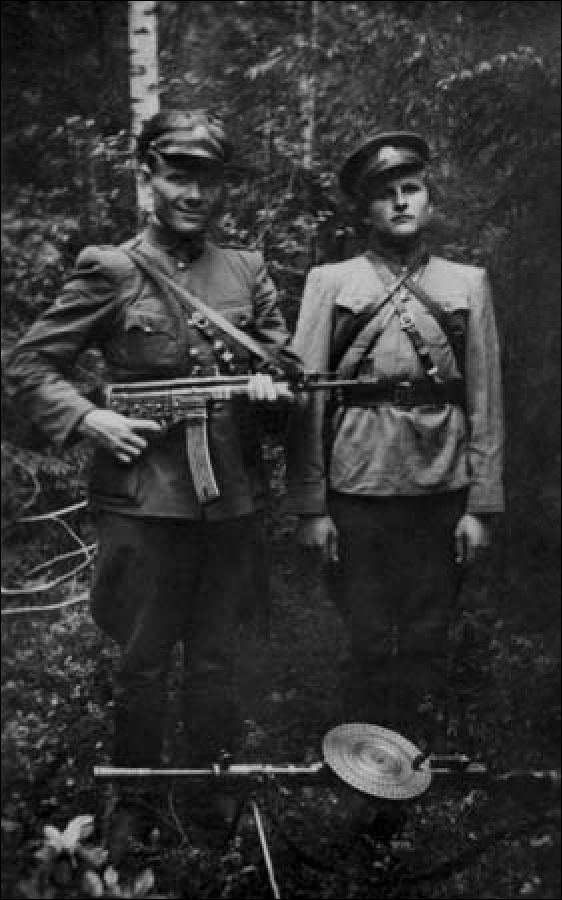 Kazimieras Levickas-Dagys, Vytis, Petras Levickas
