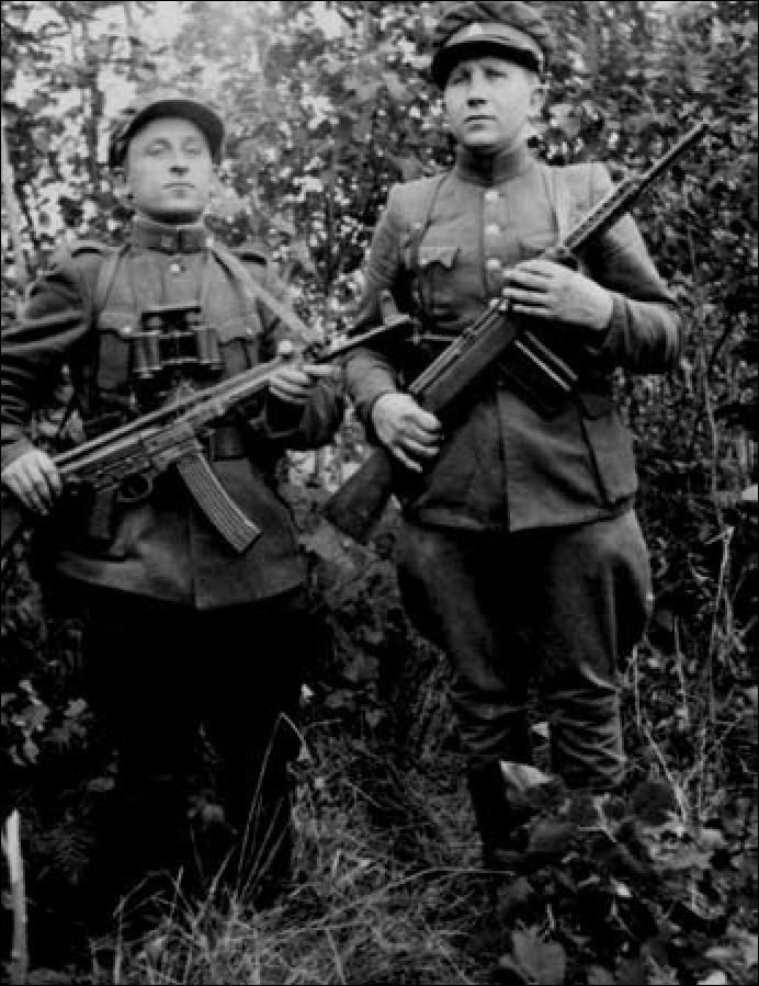 Eugenijus Kybartas-Vasaris, Jonas Bartkus-Vėjelis, Jonyla