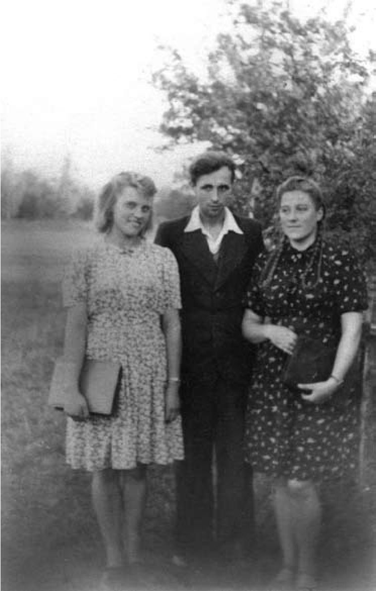 1. Balčytytė Vlada; 2. Pocius, mokytojas iš Vainuto; 3. prtz. Lešinskytė-Švedienė Ona-Akacija, Birutė