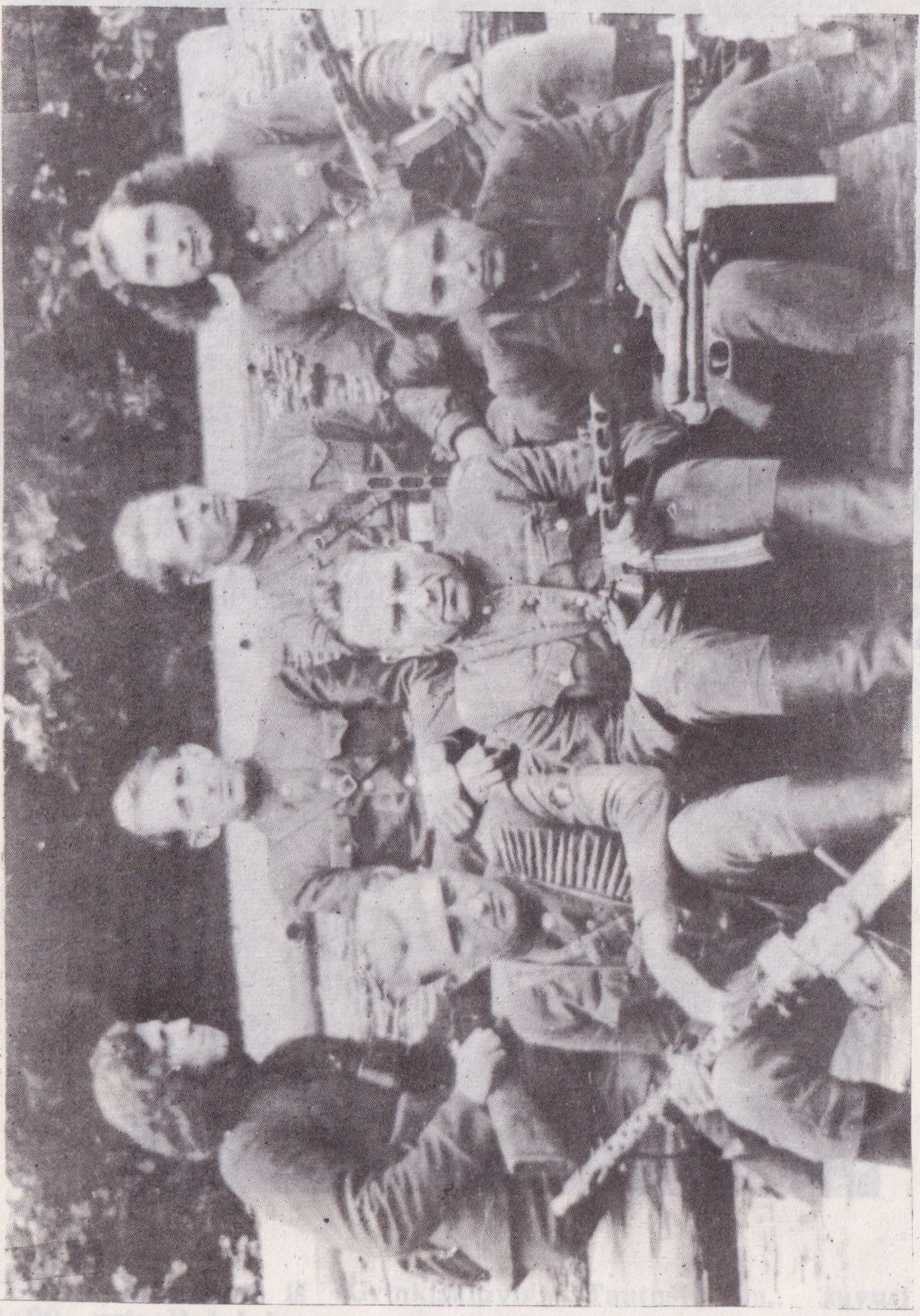 J. Vepštas, S. Ambruožas,&nbsp;&nbsp;&nbsp;&nbsp;V. Vepštas. Antroje eilėje: S. Strikulis, L. Starulis, A. Starulis. S. Zalumskis.