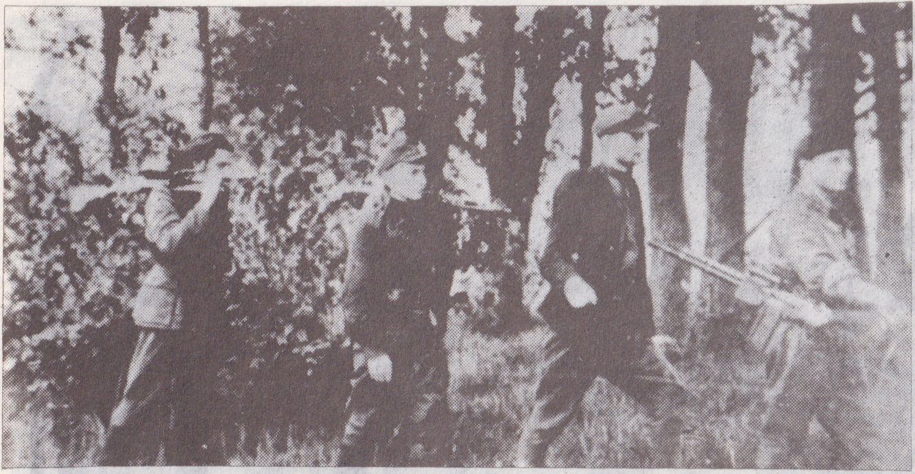 Antras iš kairės: Juozas Grybas iš Pagirių k.