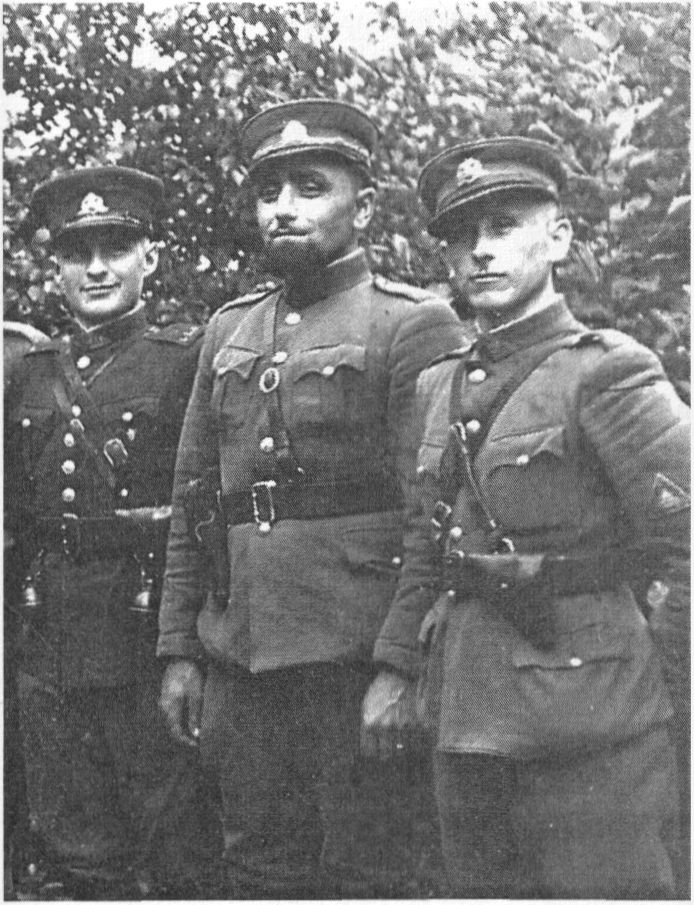 Juozas Stanėnas-Lizdeika, Jonas Bitkevičius-Sakalaitis ir Vaclovas Mikalaičiukas-Sakalas. 1948 m.