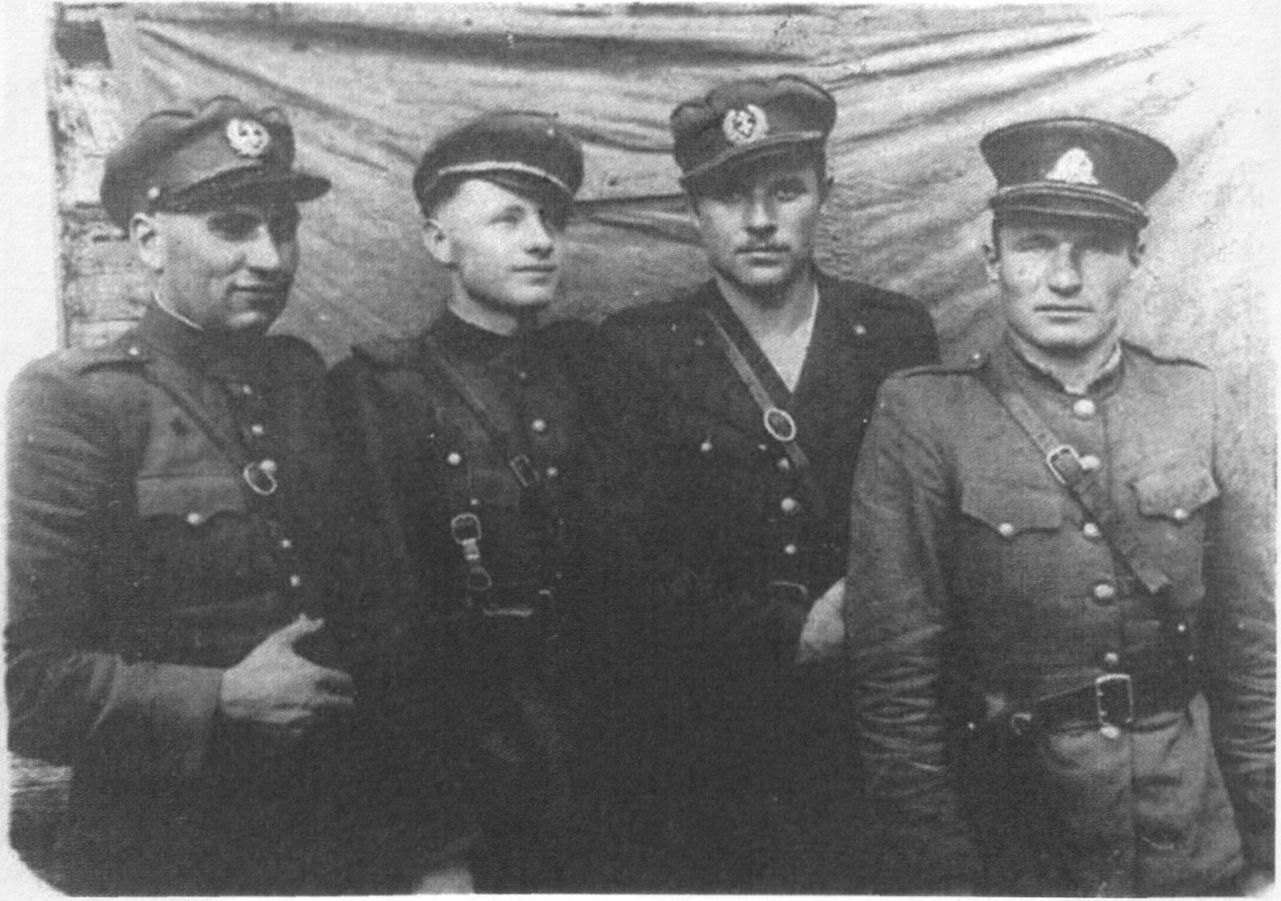 Jonas Dūdėnas-Vynas, Vytautas Miškinis-Viesulas, neatpažintas, Edvardas Juodvalkis-Aras