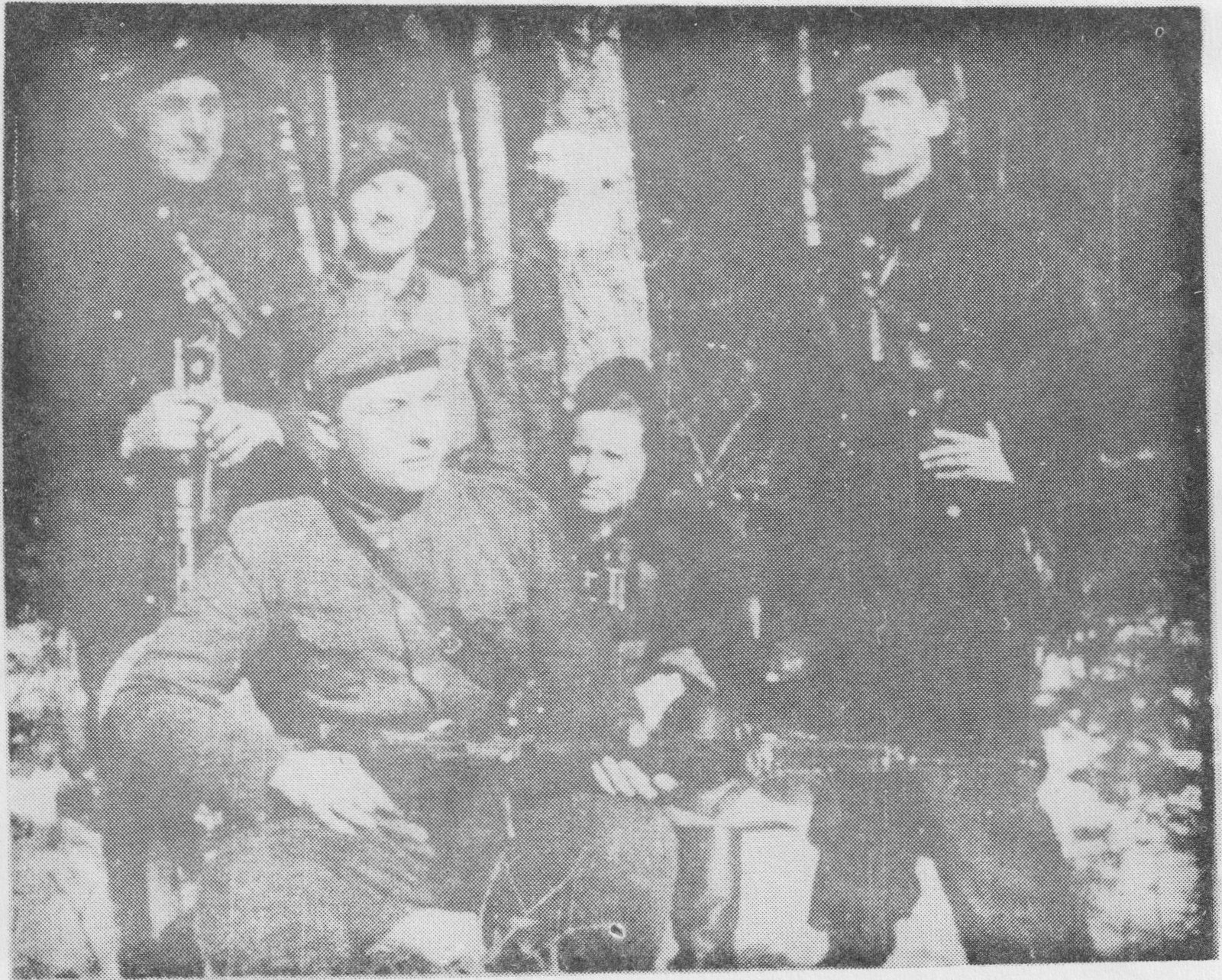 J.Lasys, S.Matelionis, S.Satkevičius. Sėdi: ? Bidlauskas(Darius), S.Sabaliauskas .