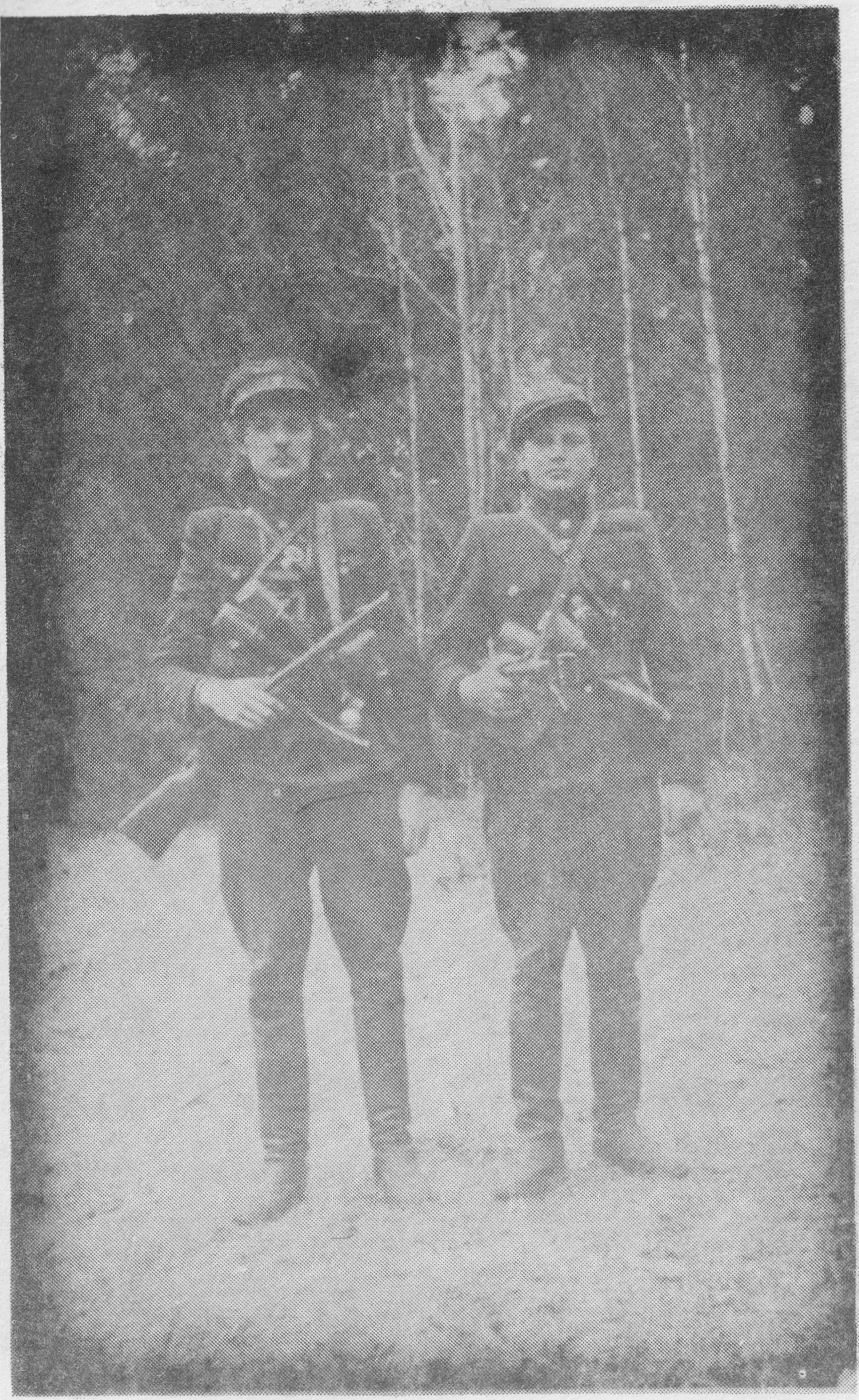 J.Petraukas ir S.Mikelevičius.