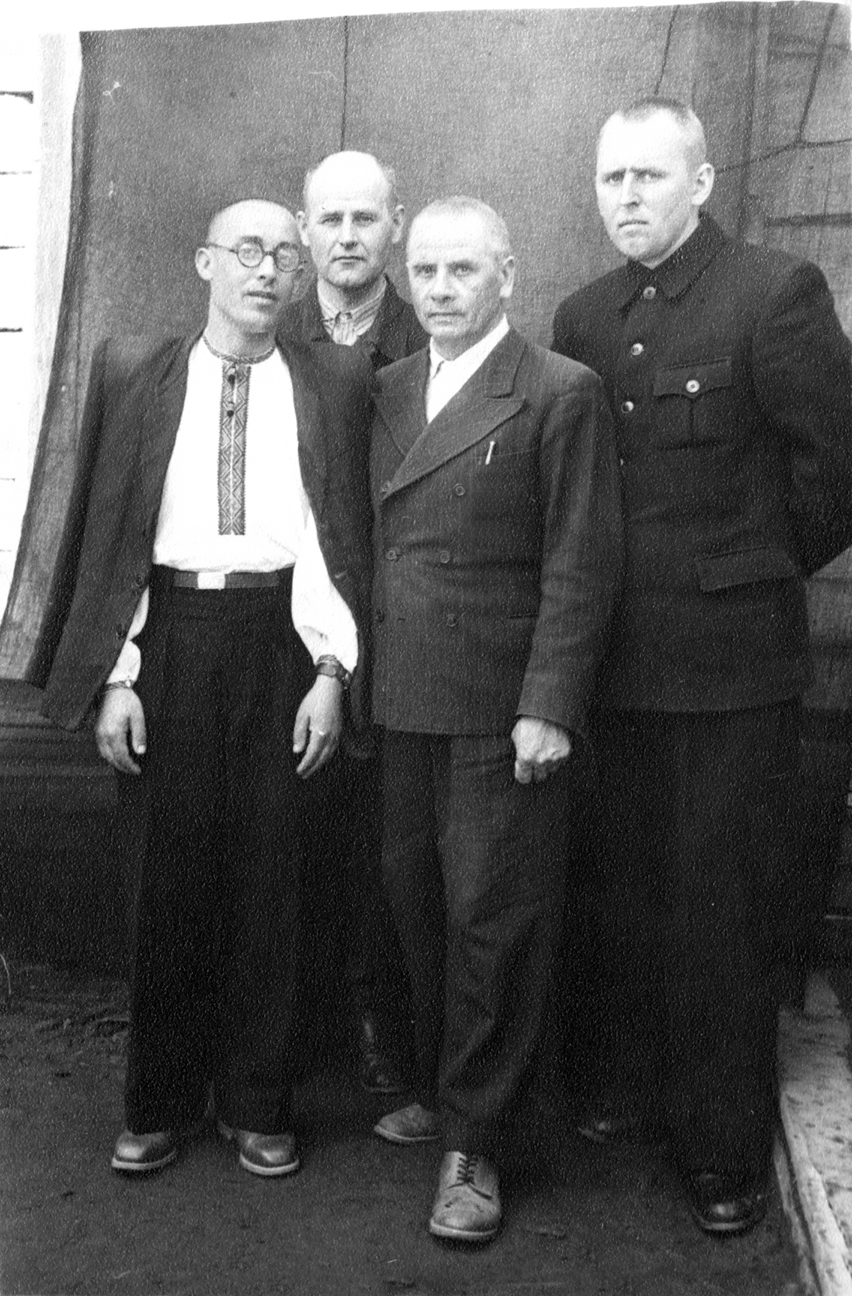 Su kunigais P. Vasilik, S. Javorskij, S. Kikiu.