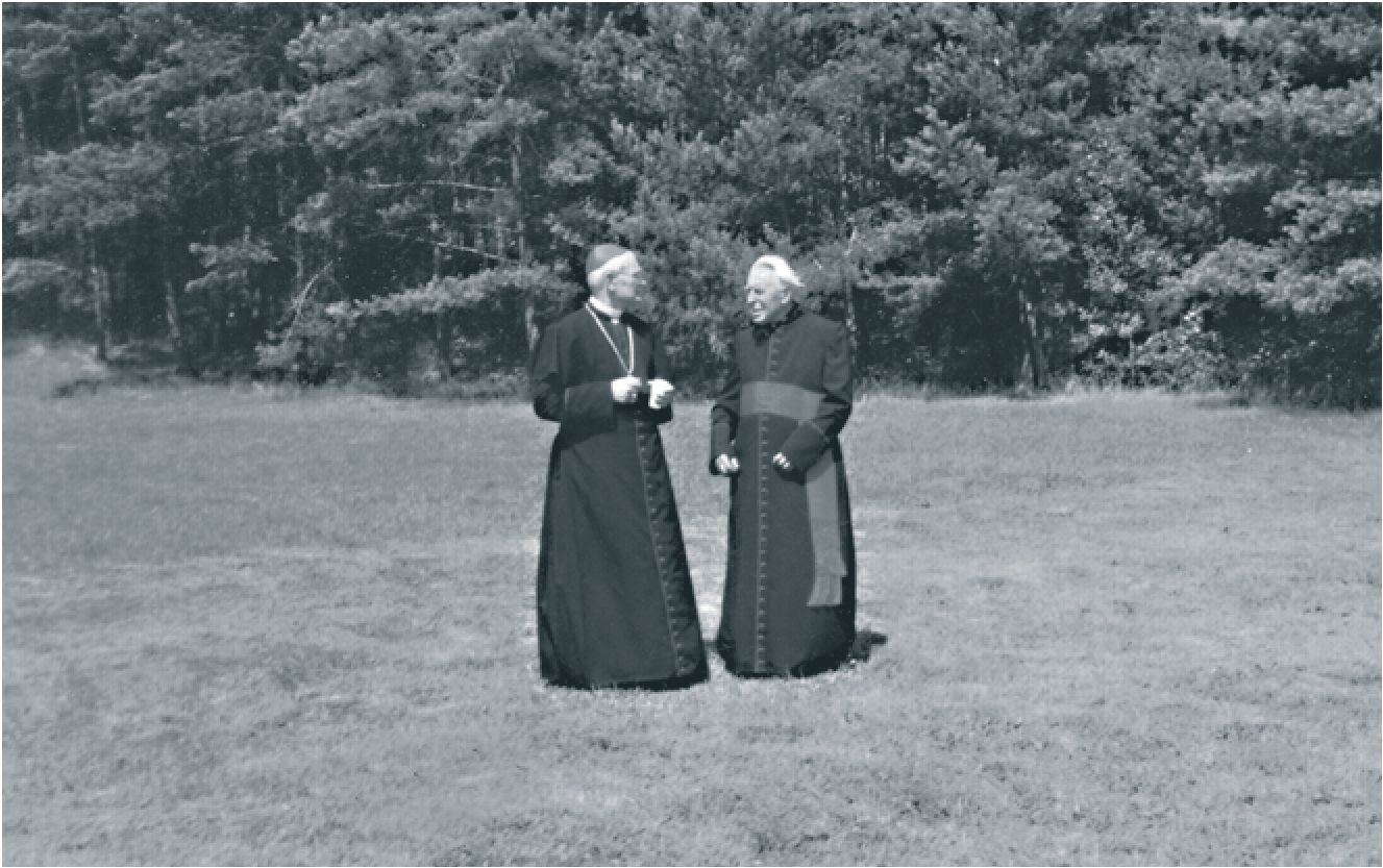 Vysk. J. Kauneckas ir mons. A. Svarinskas